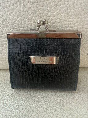 VINTAGE LAURA BIAGIOTTI BLACK LEATHER COIN PURSE LIZARD EMBOSSED KISS LOCK ITALY
